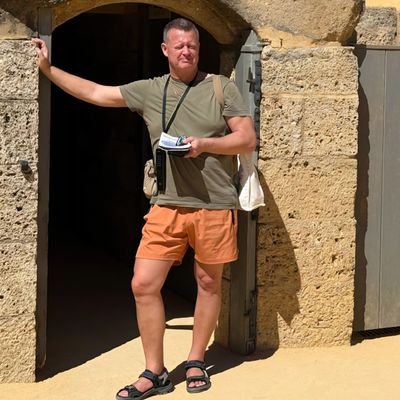 abergquistvesp1's profile picture. Väldigt spretiga åsikter. Skulle gärna vilja vara mer vänster men det går ju inte.
Från Storvreten i Tumba.