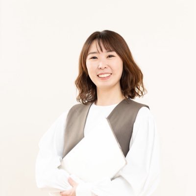 ushiusagimaya's profile picture. デザイナー歴1年半 / 総制作件数95件 / LP1本20万円(税別)ポッキリ価格 / 制作したLPの結果▶50万円の講座がローンチ初日で30枠完売! / 全ジャンルOK!/埼玉在住 / 1年半でのスキルへの自己投資額445万円の超努力家 / 制作のお問い合わせはLINEへ→https://t.co/DGpHyaIyvh