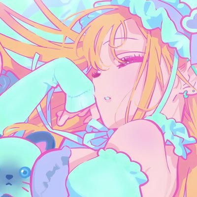 strvberii's profile picture. bassist