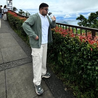 bluekaiju's profile picture. 26 | Thomasian | 👷‍♂️| Single | 5’6