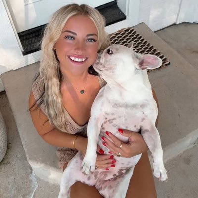 zonamae860's profile picture. Now my life is sweet like cinnamon 🖤