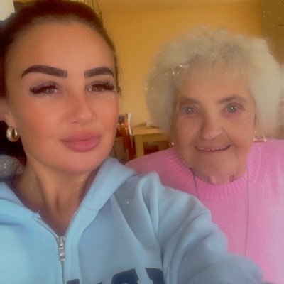 justLucy02's profile picture. ☮️☮️☮️☮️