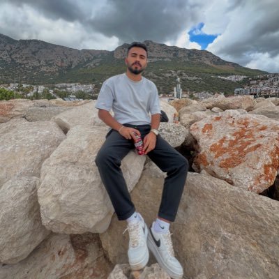 serhat_uynk's profile picture. 01