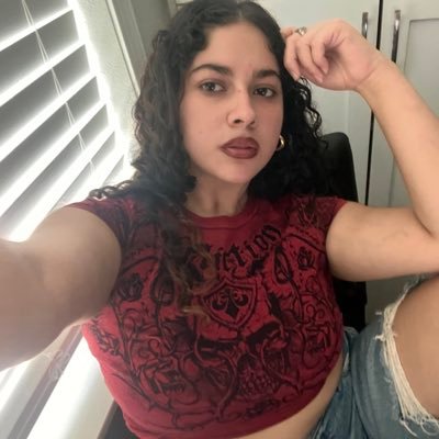 zumialexa's profile picture. 