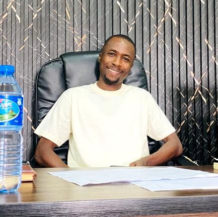 xmuazzam's profile picture. ■ ✏
Architect || Entrepreneur || 
@mau_stars