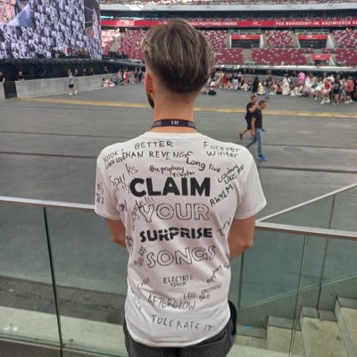 mirrorball_im's profile picture. oh hi! 👋  Just a fan of Mother Taylor Swift! nice to meet you 🤩 🇵🇱🏳️‍🌈 30 y.o.