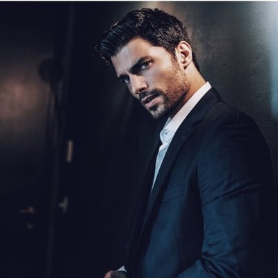 jassar7j's profile picture. اعشق الفكر وردات الفعل الأنيقه احب الهدوء والتفاصيل البسيطة خفة الدم تأسرني 🤍