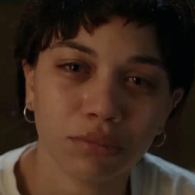 sevgilim_12's profile picture. كوني لحني فيني زيدي طَرَبي كوني حرفي أدبي وكتُبي كوني حربي ناري كوني حطبي بس خليكي جمبي هون