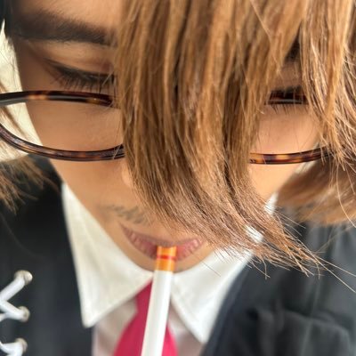 yoruphon's profile picture. as that is the rule is written, i follow it.