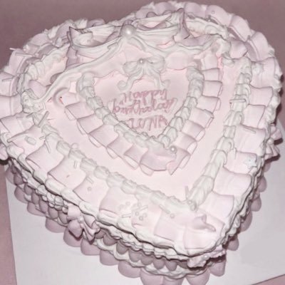 frillribbon_'s profile picture. 2434字書き/kgm/15↑18↓/周辺B済み/不穏注意/絵修行中/三次創作 #phase3__add_in_maya /header @Pakuti_zingai /超新規 雑談ポスト多い 諸々litrinkにて