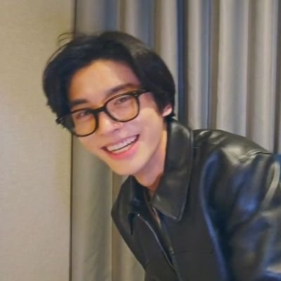 simikeuu_7's profile picture. ⌜ ℒ𝒾𝓉𝓉𝓁ℯ ℬℴ𝒹𝓎 香烟 ℬ𝒾𝓰 ℋℯ𝒶𝓇𝓉. ⌝

ᴅᴏɪɴ' ♥︎ ᴛɪᴍᴇ ᶜʰᵉʳʳʸ ᵉˢˢᵉⁿᶜᵉ' 💗

─ ･ ｡ﾟ☆: *. 💭 .* :☆ﾟ. ─