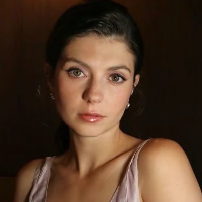 szxmntx's profile picture. jurídico nicole wallace e emily bader.