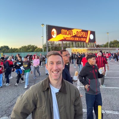 DKay_99's profile picture. MUFC. Roma & calcio. Chicago Bears.