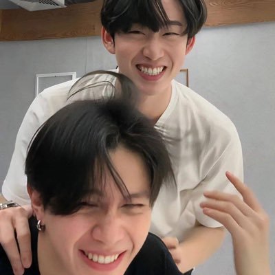 lzinmeme's profile picture. 