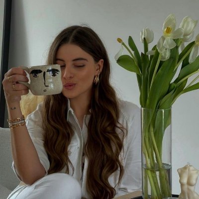 maylisMeunier's profile picture. Healing in silence