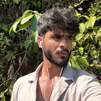saharsh4life's profile picture. I mean look at me , I’m built to lead.