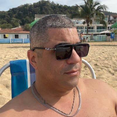 jpenco's profile picture. Workaholic 👨🏻‍💻
Geek 🤳🏼
Viajante 🧳
Bebo sim 🥃
Jogo sim 🎮
Olha o carro preto 🚓🚔🦅
Viciado em Tecnologias 📱
♍️