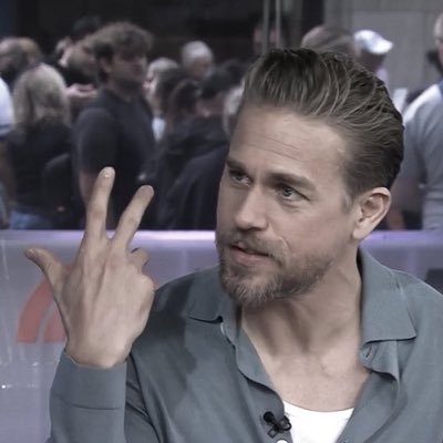 dontsuspendmefr's profile picture. 