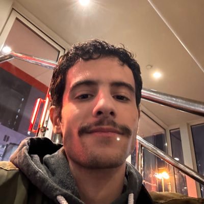 whosssomeone's profile picture. CHESS!! (Still 6’4” btw). hi i’m back