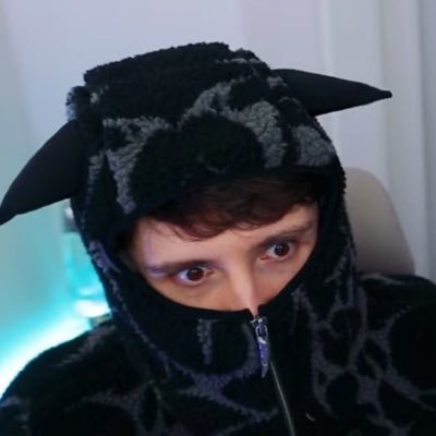 dipeatingpip's profile picture. looking for dan and phil moots 😔 proud gleek