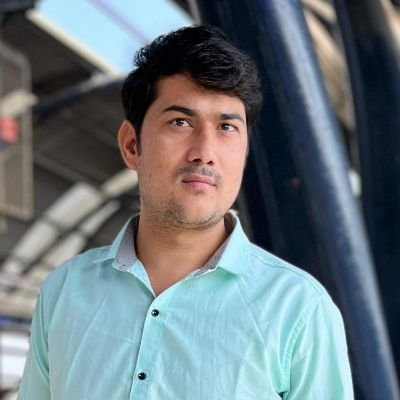 YogiBhatra05's profile picture. कुछ कदम अकेले चलना पड़े तब भी मैं चलूँगा । लेकिन संघर्षों के दिनों में सुने ताने नहीं भूलूंगा !!