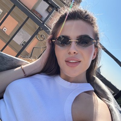 Alina46430289's profile picture. ☕ Morning coffee, good books, and sunshine — my essentials ✨