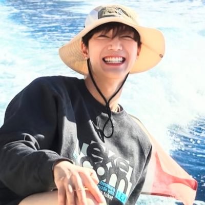 _XlvKKC's profile picture. น้องลูอีเป็นเด็กดี