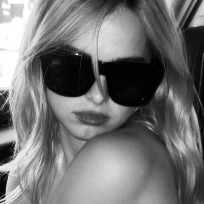 yelenagatitos's profile picture. be my bbm baby