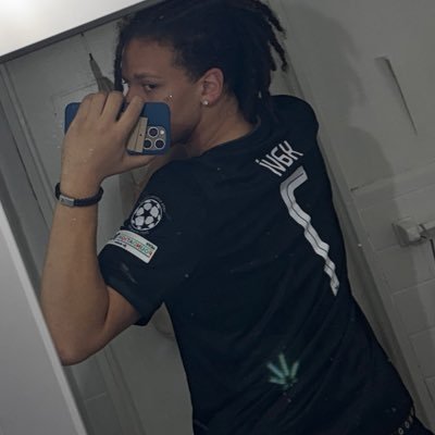 s1lversword's profile picture. 21 • #dgtwt • mixed • coys