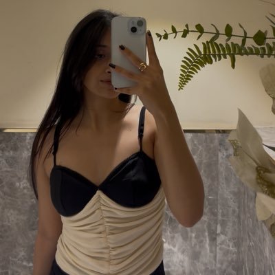 niharikakhannaa's profile picture. having a twitter account is like being the curator of my own personal museum of mental breakdowns.