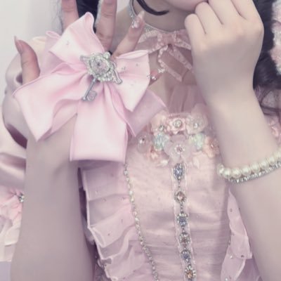 halv_vv's profile picture. 08