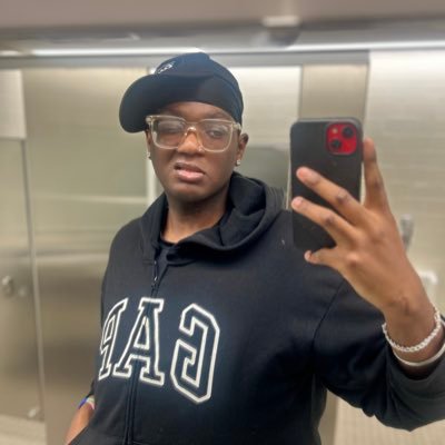 6’5 Black American asshole from New Jersey|Beyhive🐝. Aspiring Screenwriter 📝 | Lover of Black men 😮‍💨🩷🧎🏿‍♂️🏳️‍🌈| Spread love and positivity 🕊️