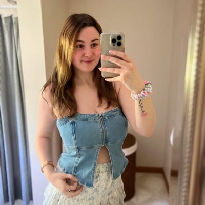 Maryross2050231's profile picture. 