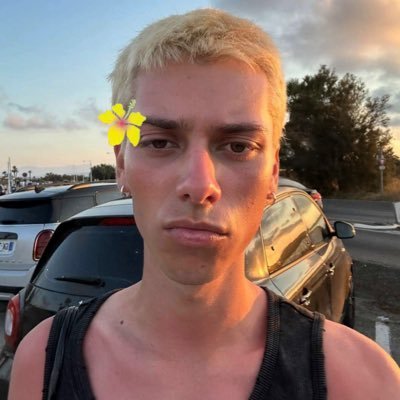 hallxcxnate's profile picture. 21