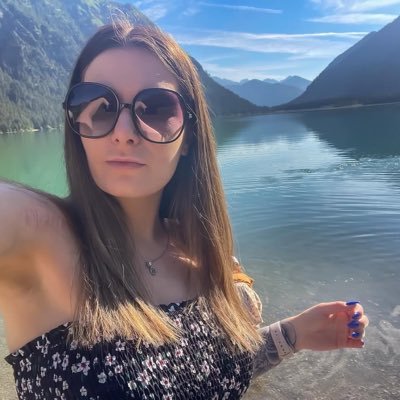 Mbhuz1's profile picture. Personal Assistant | Dedicated to managing the details so the big picture shines | Lover of storytelling, creativity and organization