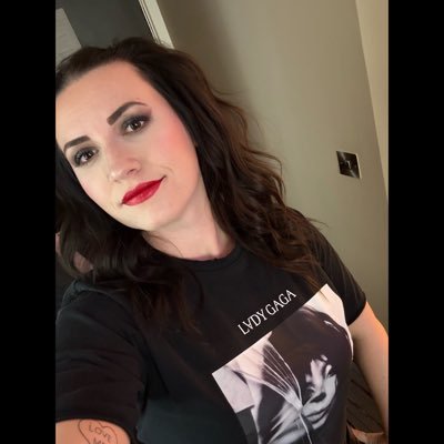 stephwoods_x's profile picture. It’s my party and I’ll cry til the end ⎕ // T H E 1 9 75 //TRFC 🇸🇱 Airbus Beluga enthusiast ✈️