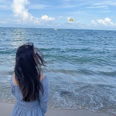 jnnpekele's profile picture. 얼마나 가진지가 아니라, 매 순간을 어떻게 즐기는지가 중요하다.