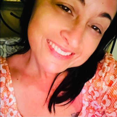 SLynette51's profile picture. 