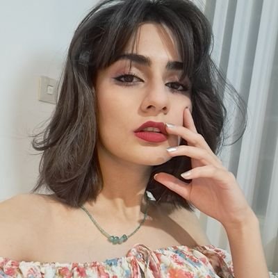 AkbarMakhlughat's profile picture. 🦋 | بیخودی احساس صمیمیت نکن