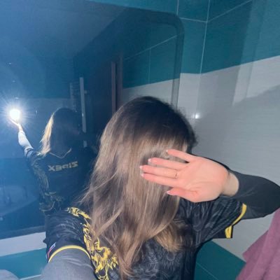 vlrzipex's profile picture. 16 🇸🇮| LFT | former: @RoyalLegiongg | Biggest fan of #77 @lukadoncic