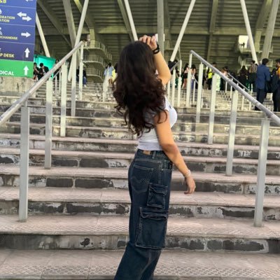 ananyasomething's profile picture. Simply chaotic.