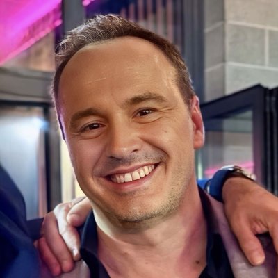 fe6er_'s profile picture. La frutta finta previene le malattie immaginarie.