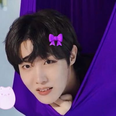 StrawKoo8's profile picture. stem, history, art • namgi’s self proclaimed  daughter • complex & curious