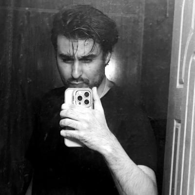 iamthedudee's profile picture. Main @youreabitweird