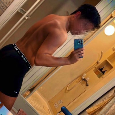 e_yazawa__0512's profile picture. 限界社会人のサブ垢です🖕