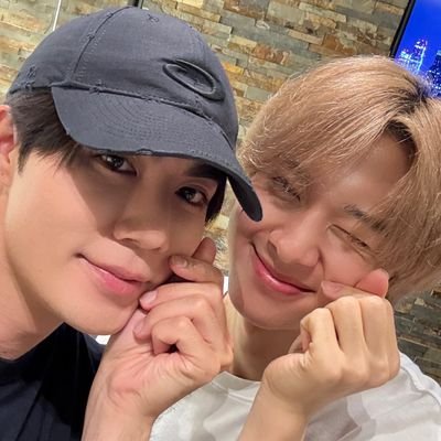 sureepornp15200's profile picture. Zee only Nunew​ only​ Zee 🐶🐱
#ZeeNuNew​ #ZeePruk #NuNew​
หม่ามี๊​เป็น​กำ​ลัง​ใจ​ให้​เฮียซีและน้องนุนิวเสมอนะคะ​❤️🐶🐱