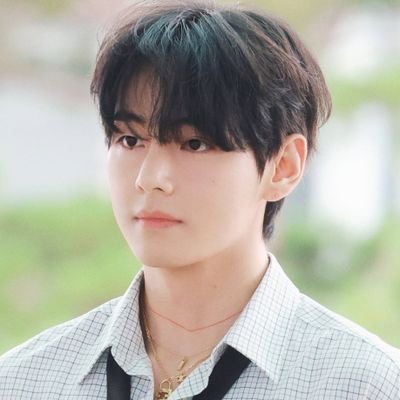 de_la97454's profile picture. WINTER AHEAD 1 BILLON💪👑🐻💜🫂