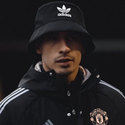 RedLitcha's profile picture. Manchester is red.