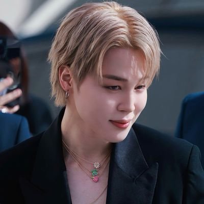 jungji95's profile picture. ⟭⟬𝓑𝓪𝓷𝓰𝓽𝓪𝓷⁷🎀  𖥔 ܁ ⩇⩇:⩇⩇ ⋆☾⋆⁺₊ ✧ 
⟬⟭𝓐𝓻𝓶𝔂💗⃝🌕