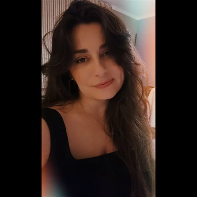 Mennekseyyy's profile picture. bir kulaç daha atsam karadayım.